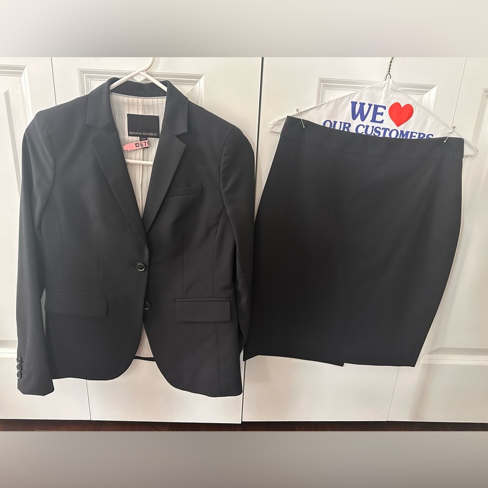 Banana Republic women’s black suit